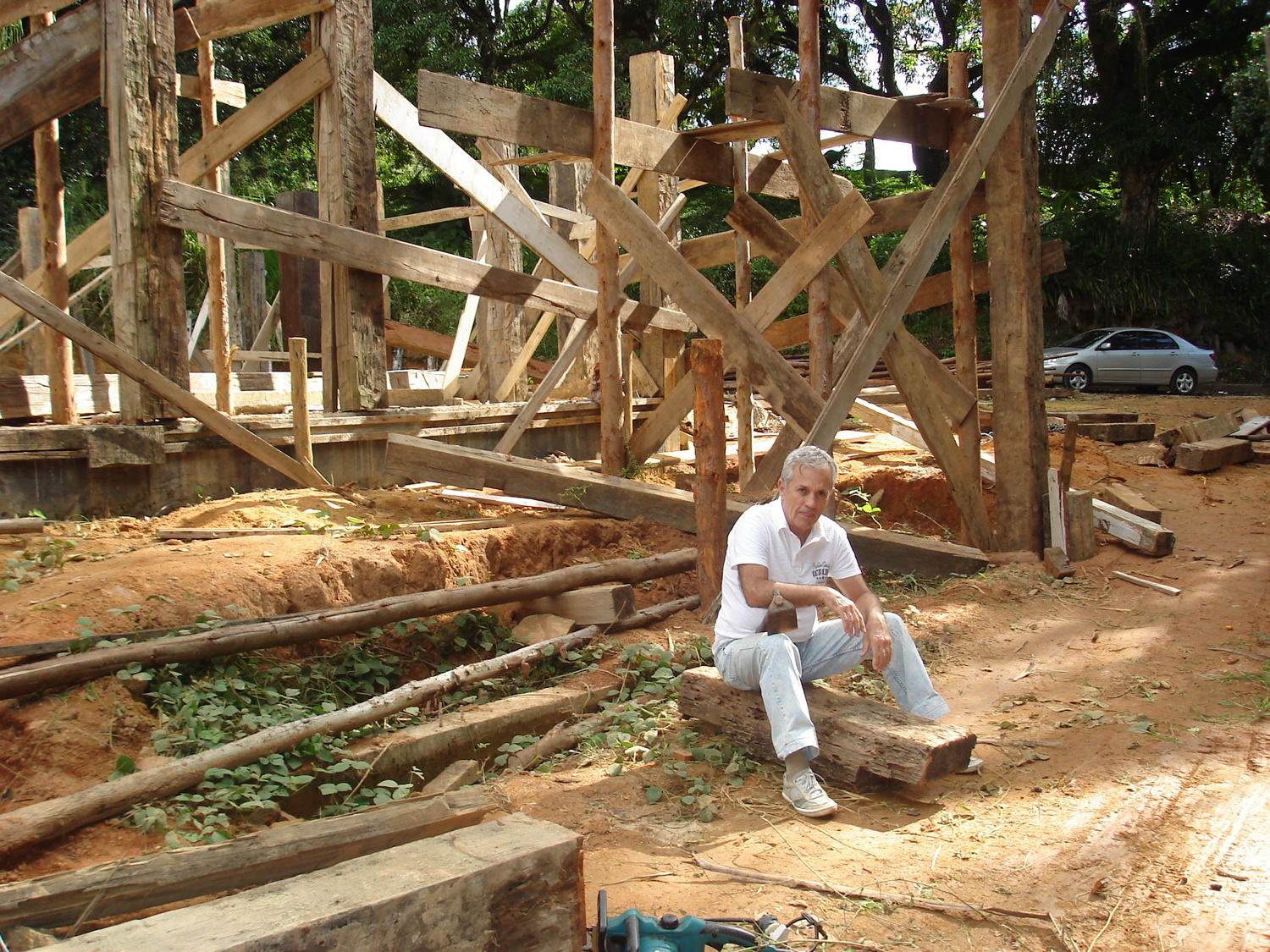 Trabalho e conhecimento em madeira